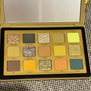 Natasha Denona Yucca Palette Vibrant Eyeshadow Collection